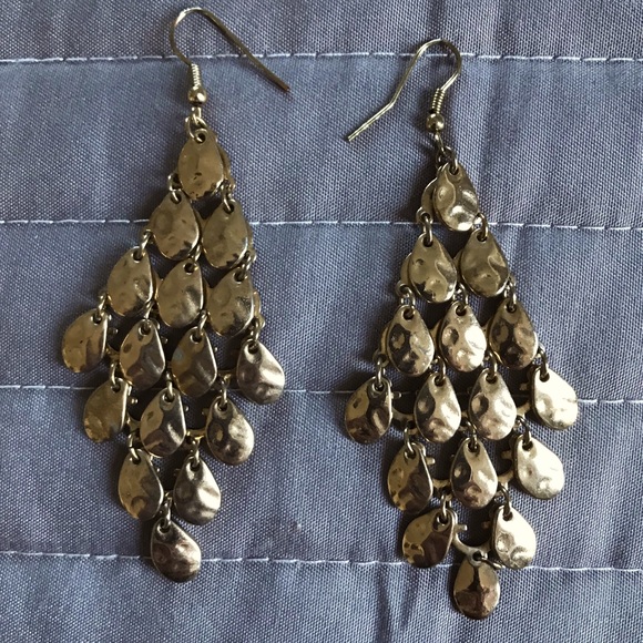 Dangling Earrings - Picture 3 of 3
